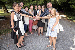 photo d'un groupe des personnes de la famille